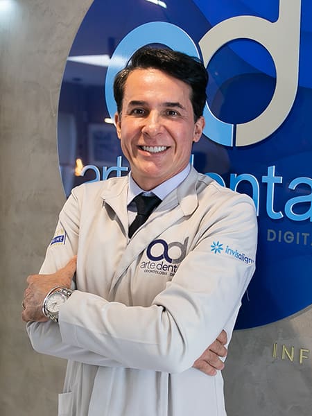 Dr. Marcelo Giraldi Santana